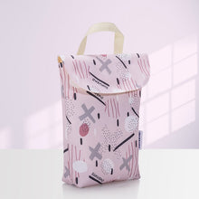 Load image into Gallery viewer, Waterproof fashion print baby Nappy bag
